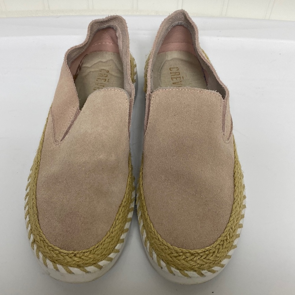 Crevice Womens pink suede slip on shoe size 6